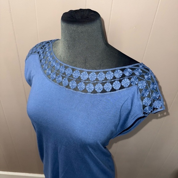 LOFT Tops - LOFT • Cap Sleeve Rayon Lace Shoulder Tee